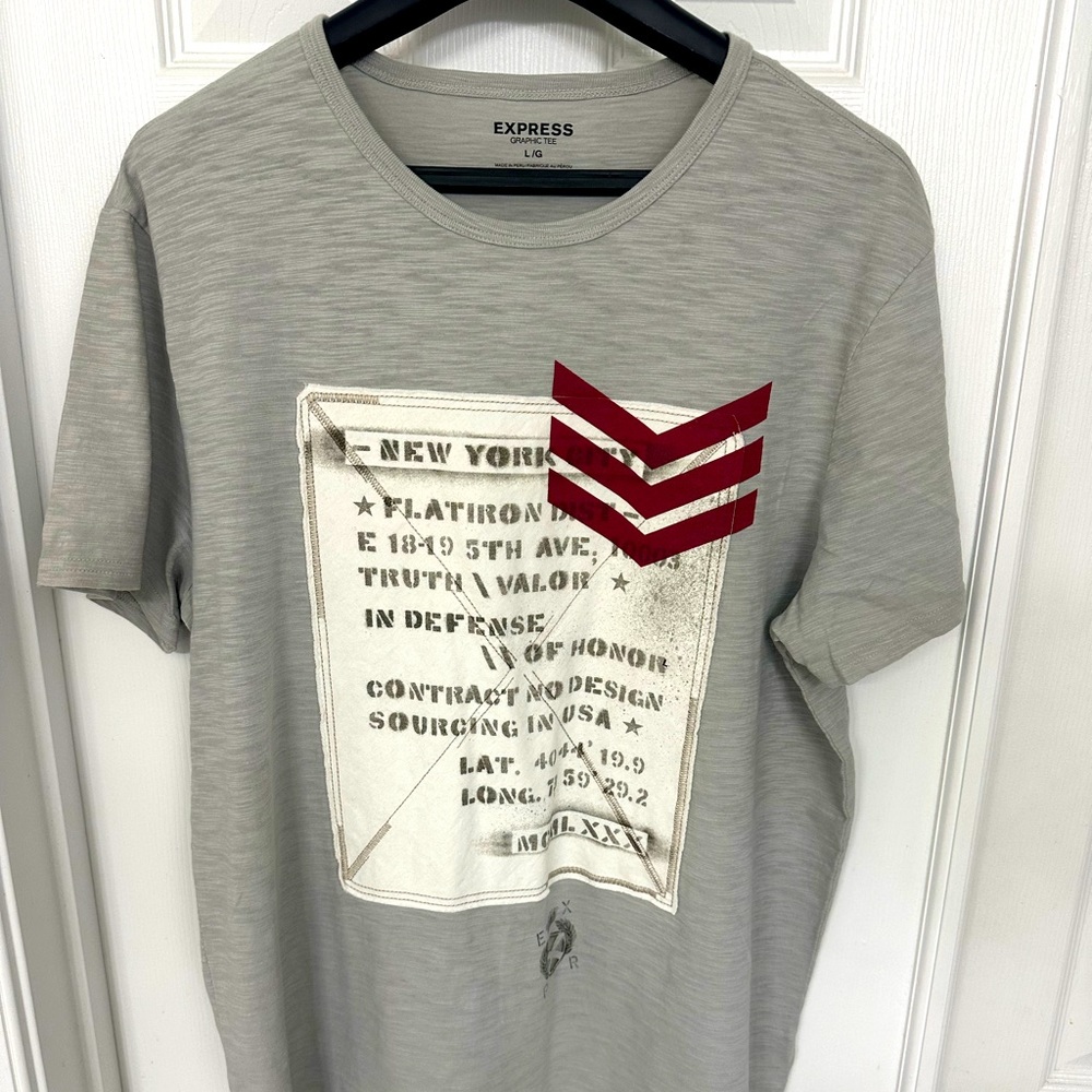 Express T-shirt. New - Picture 1 of 3
